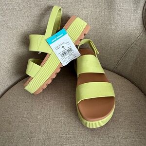 BRAND NEW!! REEF Water Vista Higher Platform sandal. Women size 9.